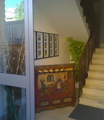 לינה וארוחת בוקר Almi רומא