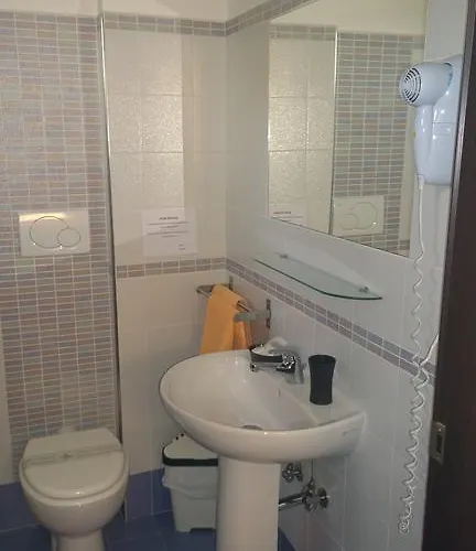 Almi לינה וארוחת בוקר