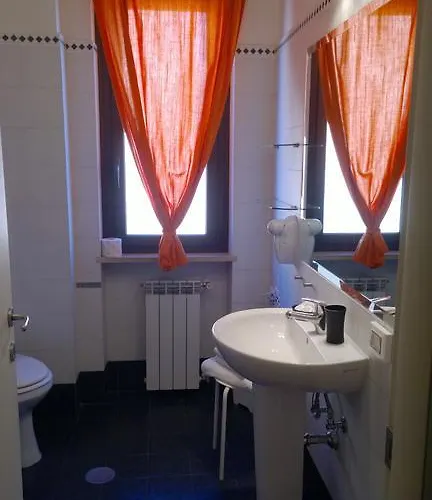 לינה וארוחת בוקר Almi