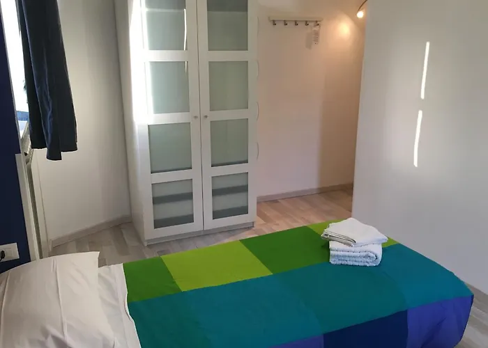 לינה וארוחת בוקר Almi רומא